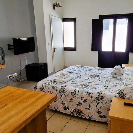 3 Mini Studios In Синискола Экстерьер фото