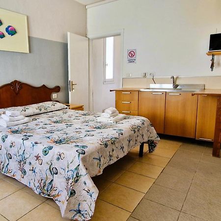 3 Mini Studios In Синискола Экстерьер фото