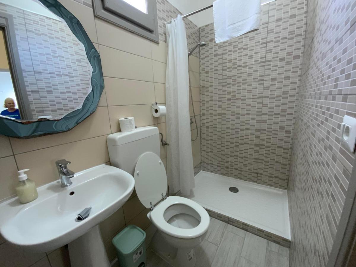 3 Mini Studios In Синискола Экстерьер фото