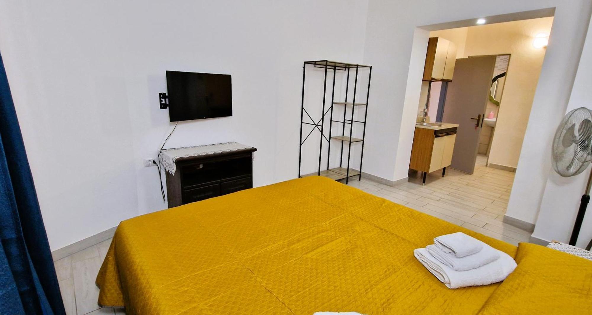3 Mini Studios In Синискола Экстерьер фото