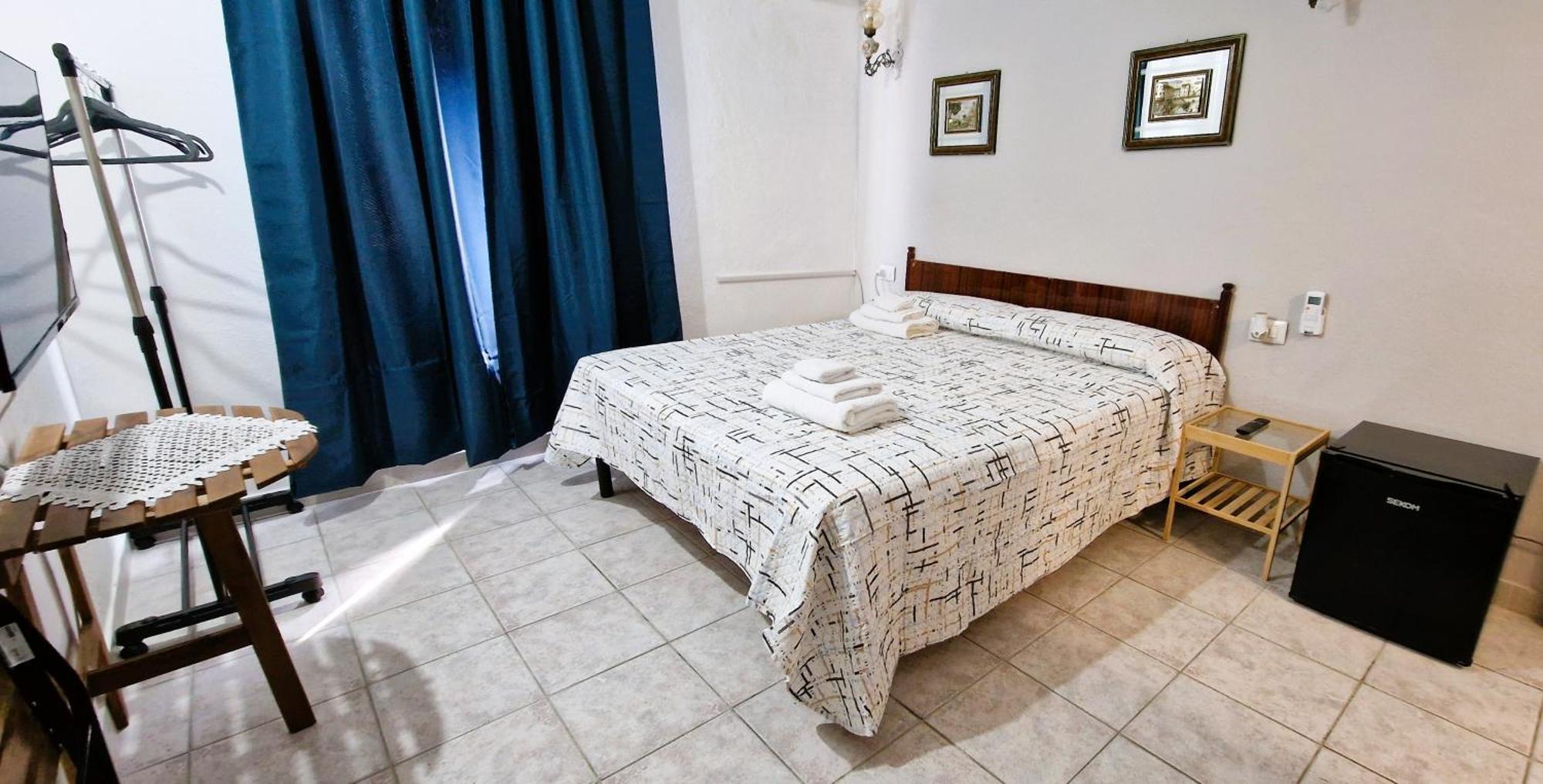 3 Mini Studios In Синискола Экстерьер фото