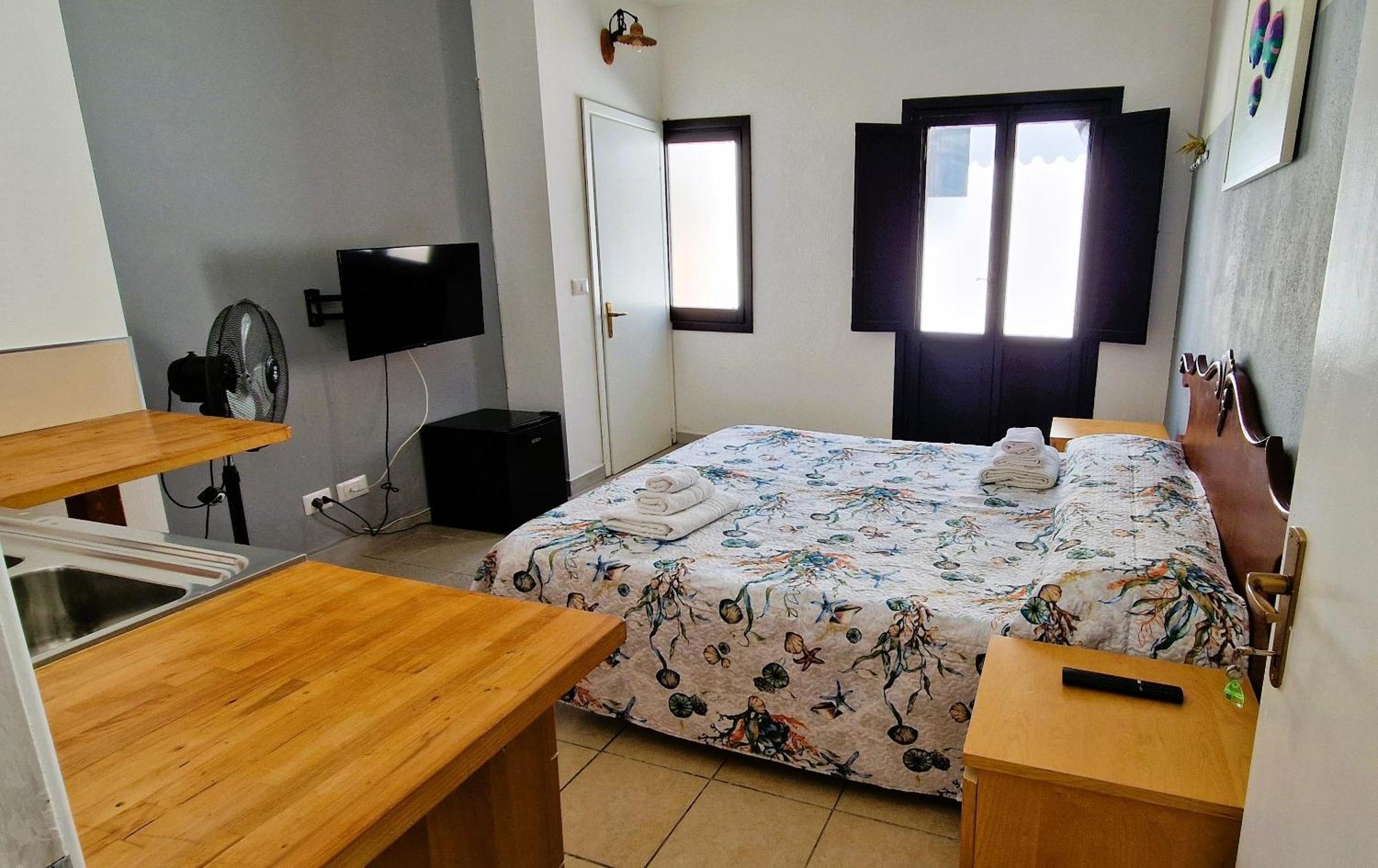 3 Mini Studios In Синискола Экстерьер фото